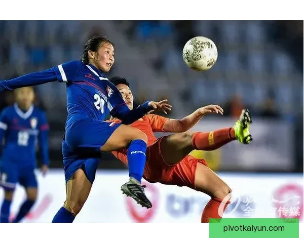 东亚杯中国队表现稳健，战术持续提升引人关注